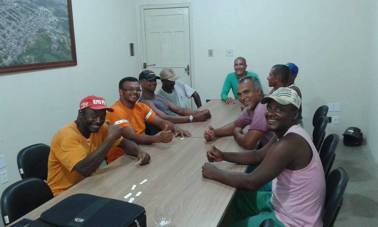 Funcionários Coletores da limpeza participam de Reunião Administrativa